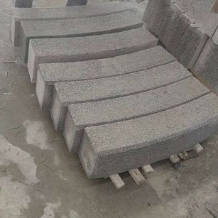 德阳芝麻白弧形路牙石