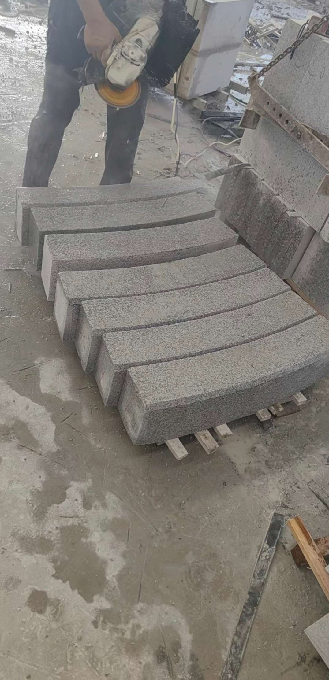 德阳芝麻白弧形路牙石